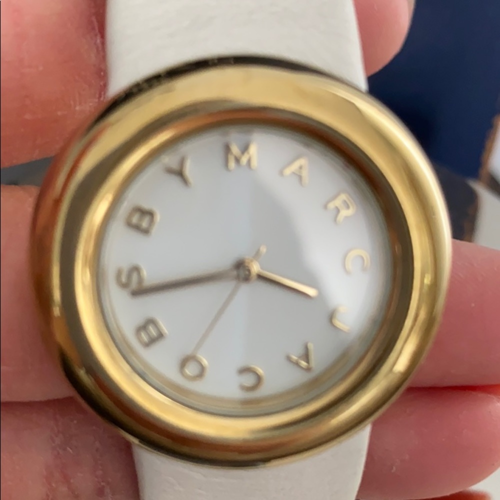Watch - Picture 4 of 4